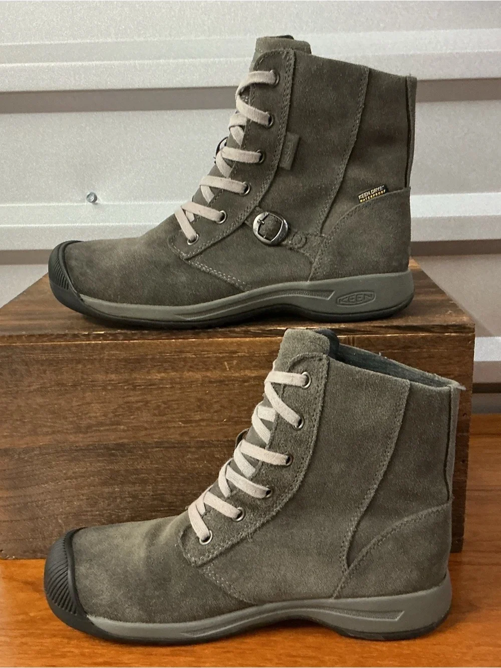 Keen Women Gray Suede Keen Dry Waterproof Side Buckle Lace Up Boot Size 8